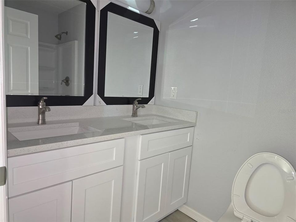 待售: $470,000 (6 贝兹, 0 浴室, 2415 平方英尺)