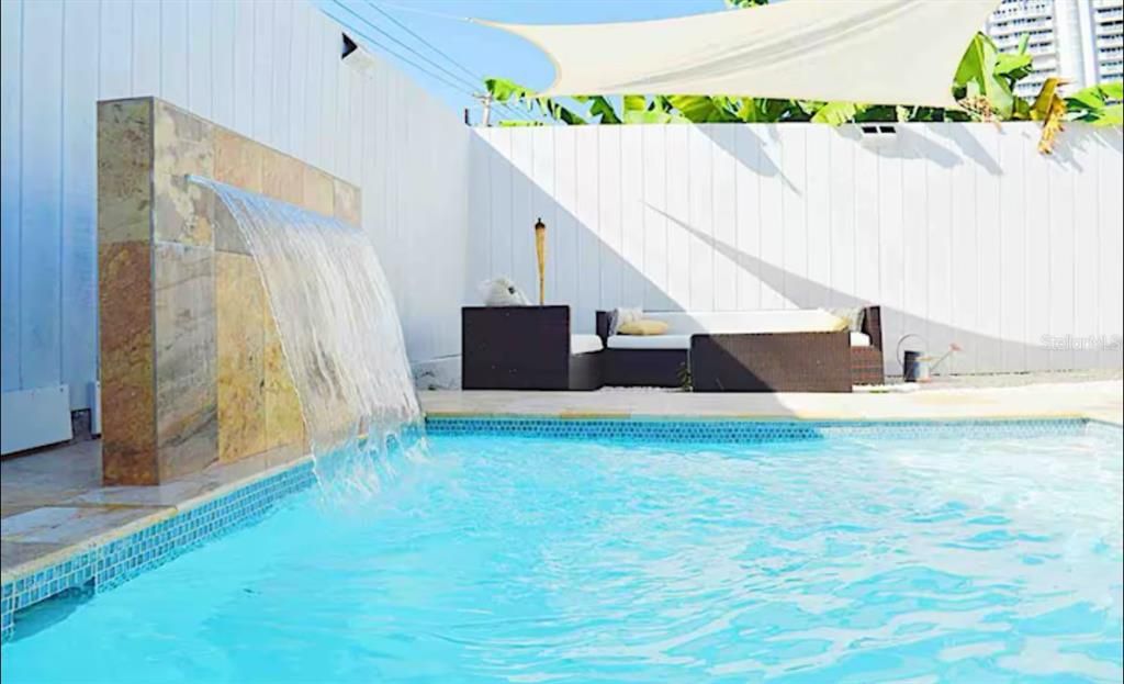 Под контрактом: $795,000 (4 спален, 0 ванн, 1533 Квадратных фут)