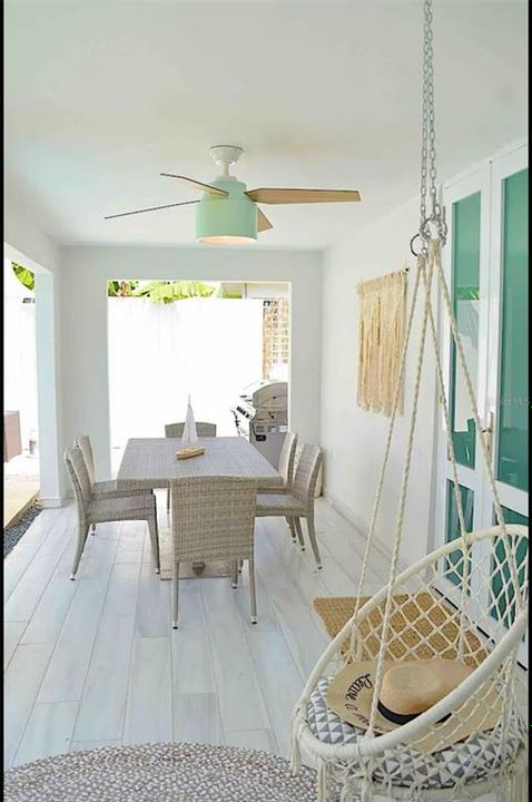 Под контрактом: $795,000 (4 спален, 0 ванн, 1533 Квадратных фут)