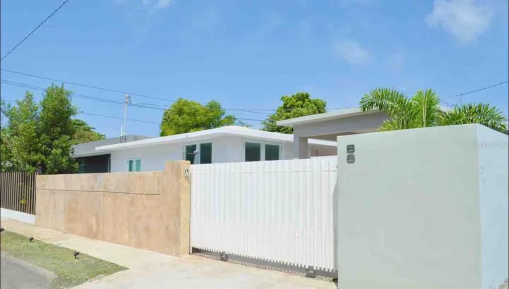 Под контрактом: $795,000 (4 спален, 0 ванн, 1533 Квадратных фут)