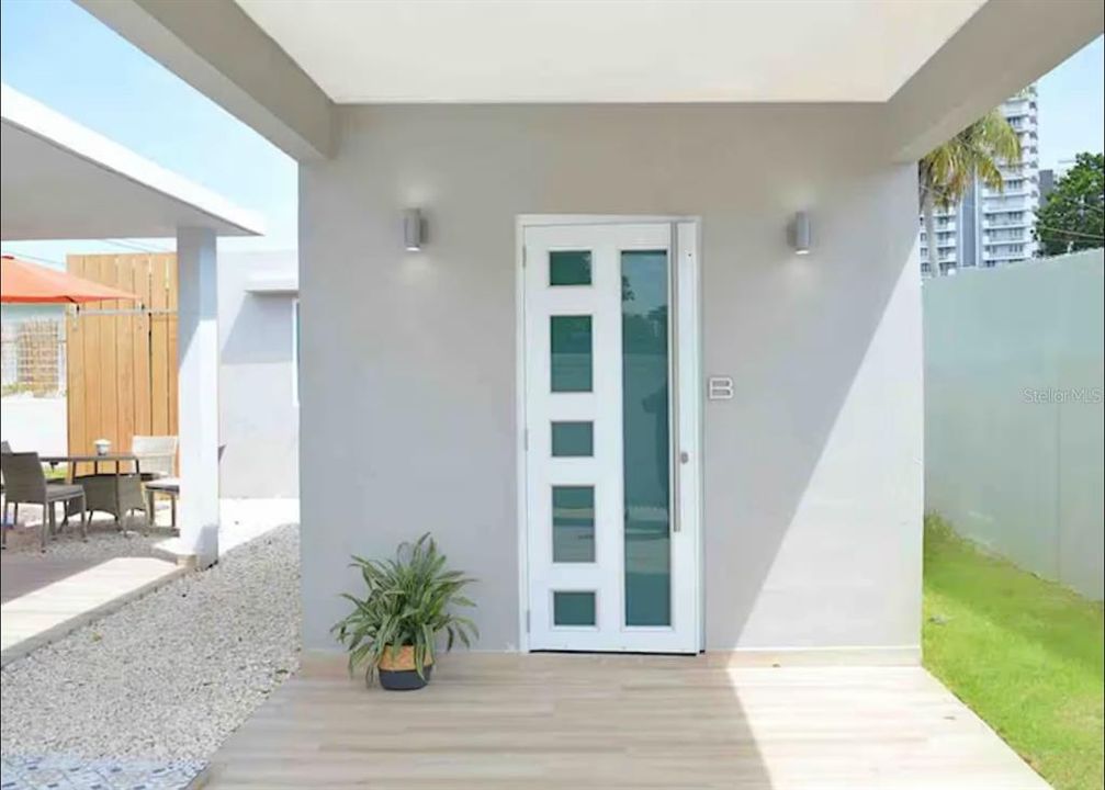 Под контрактом: $795,000 (4 спален, 0 ванн, 1533 Квадратных фут)