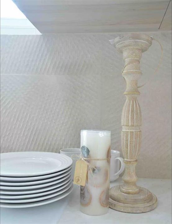 Под контрактом: $795,000 (4 спален, 0 ванн, 1533 Квадратных фут)