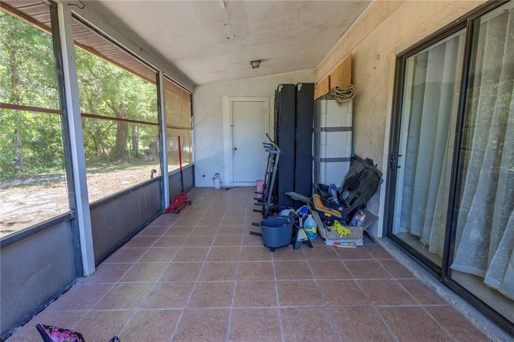 待售: $324,000 (4 贝兹, 0 浴室, 1958 平方英尺)