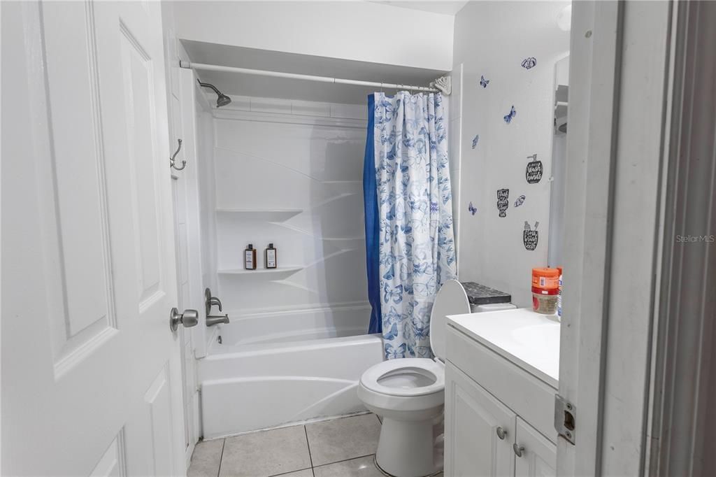 待售: $324,000 (4 贝兹, 0 浴室, 1958 平方英尺)