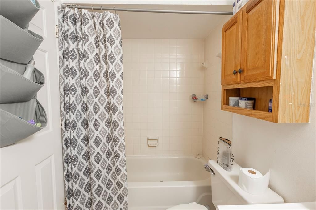 待售: $324,000 (4 贝兹, 0 浴室, 1958 平方英尺)