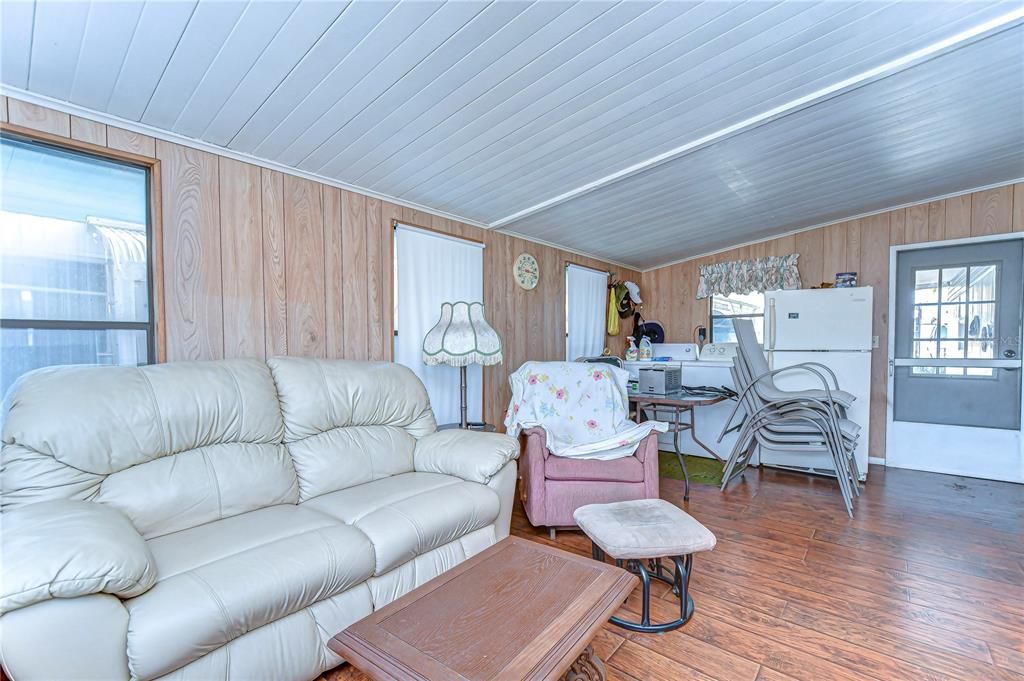 待售: $52,000 (1 贝兹, 1 浴室, 576 平方英尺)