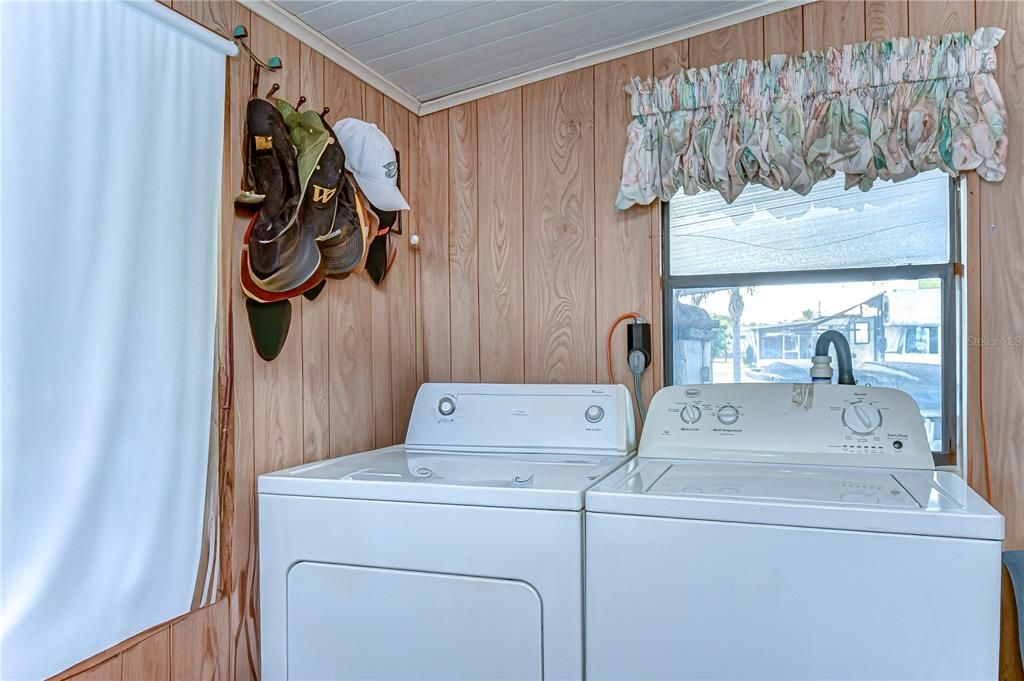 待售: $52,000 (1 贝兹, 1 浴室, 576 平方英尺)