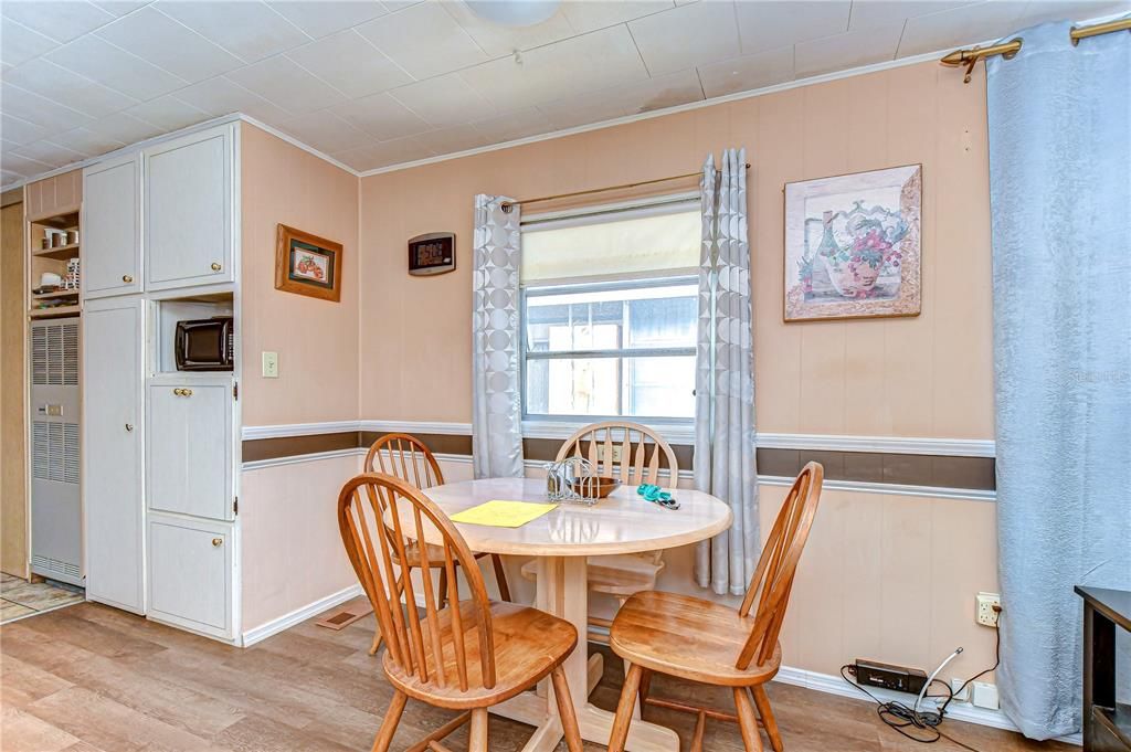 待售: $52,000 (1 贝兹, 1 浴室, 576 平方英尺)