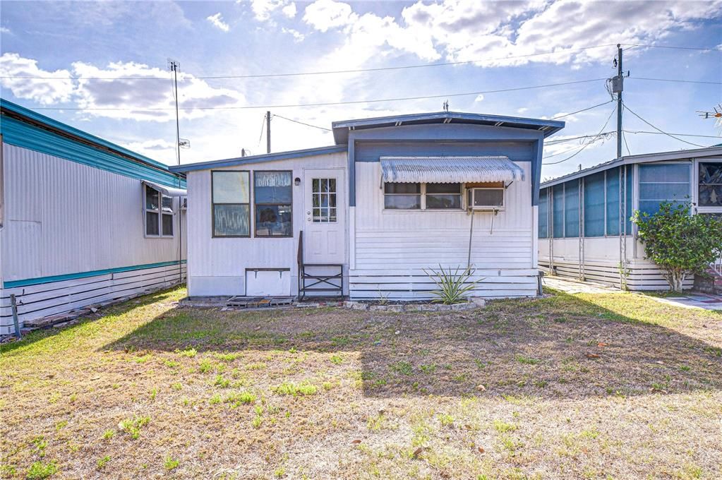 待售: $52,000 (1 贝兹, 1 浴室, 576 平方英尺)