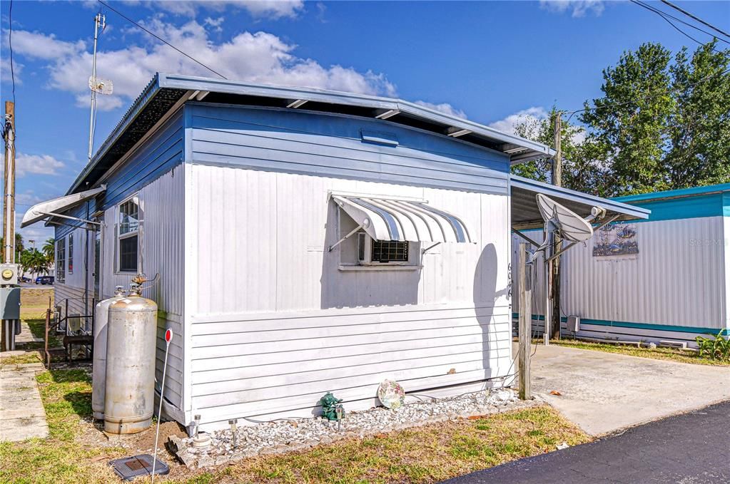 待售: $52,000 (1 贝兹, 1 浴室, 576 平方英尺)