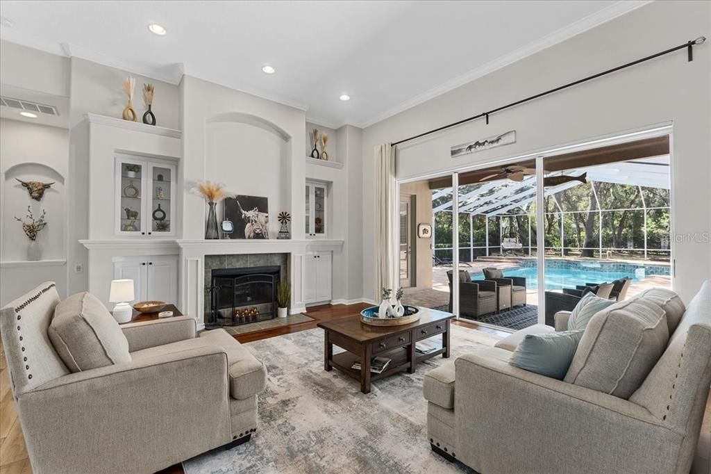 На продажу: $1,199,000 (5 спален, 4 ванн, 4853 Квадратных фут)