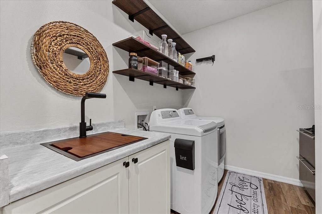 На продажу: $1,199,000 (5 спален, 4 ванн, 4853 Квадратных фут)