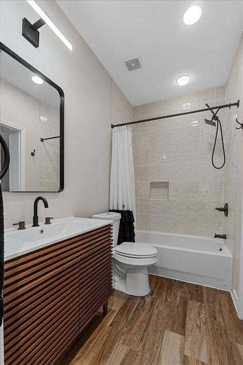 На продажу: $1,199,000 (5 спален, 4 ванн, 4853 Квадратных фут)