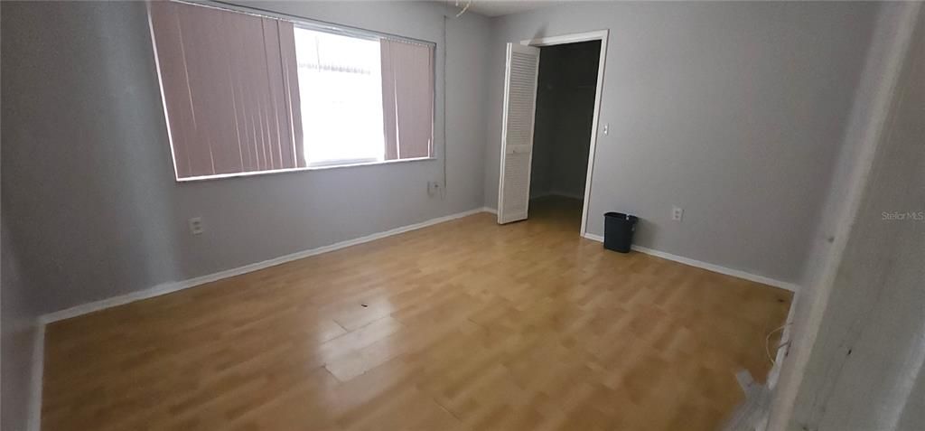 Activo con contrato: $210,000 (4 camas, 2 baños, 1391 Pies cuadrados)