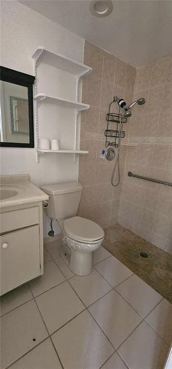 Activo con contrato: $210,000 (4 camas, 2 baños, 1391 Pies cuadrados)