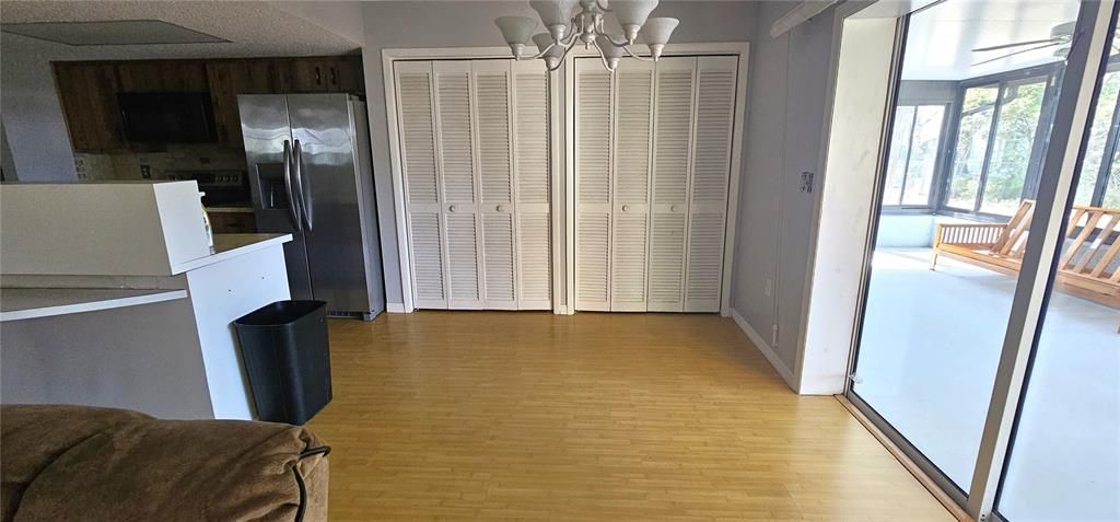 Activo con contrato: $210,000 (4 camas, 2 baños, 1391 Pies cuadrados)