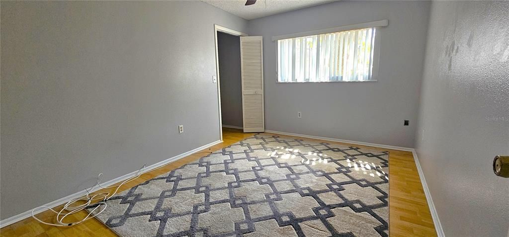 Activo con contrato: $210,000 (4 camas, 2 baños, 1391 Pies cuadrados)