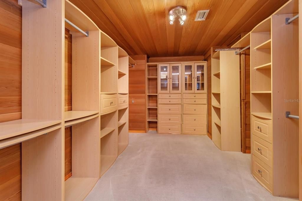 For Sale: $2,500,000 (4 beds, 4 baths, 4961 Square Feet)