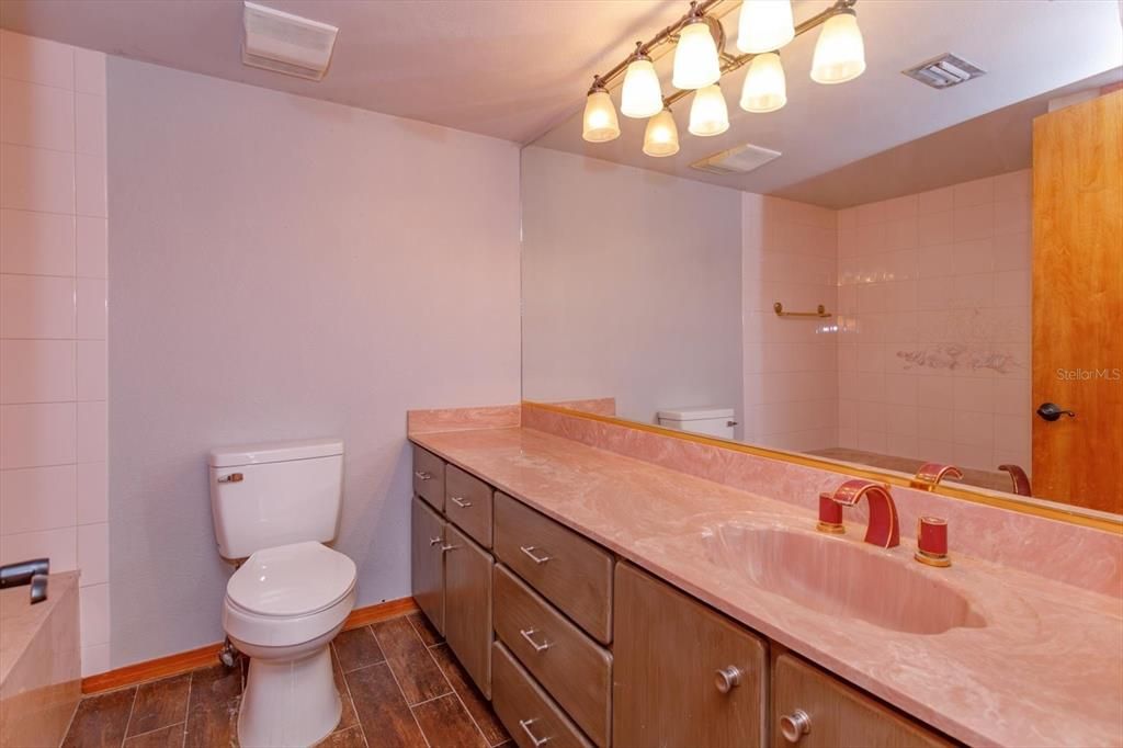 For Sale: $2,500,000 (4 beds, 4 baths, 4961 Square Feet)