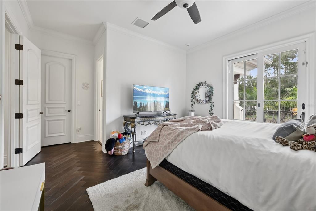 For Sale: $5,695,000 (5 beds, 5 baths, 6730 Square Feet)