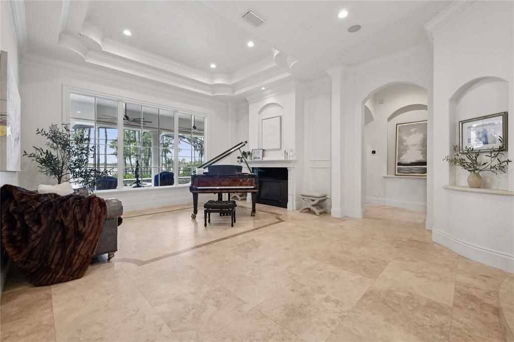 For Sale: $5,695,000 (5 beds, 5 baths, 6730 Square Feet)