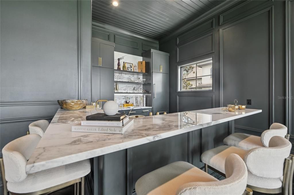 For Sale: $5,695,000 (5 beds, 5 baths, 6730 Square Feet)