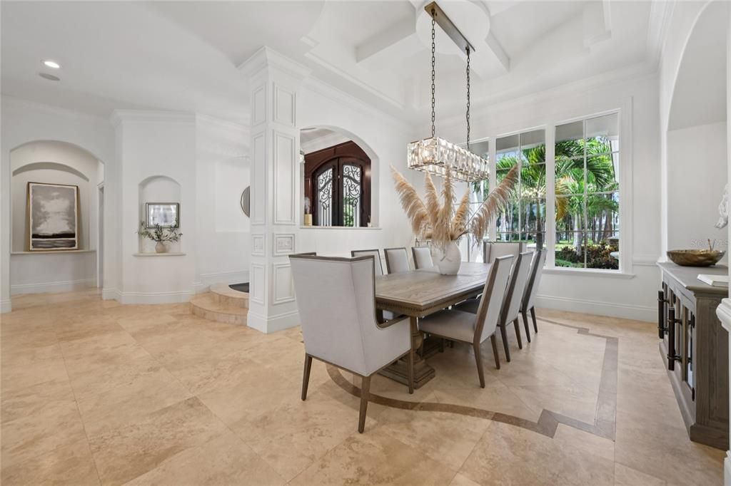 For Sale: $5,695,000 (5 beds, 5 baths, 6730 Square Feet)