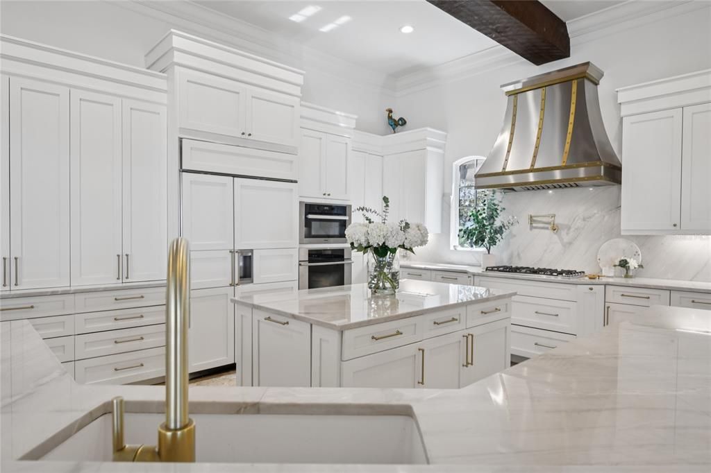 For Sale: $5,695,000 (5 beds, 5 baths, 6730 Square Feet)