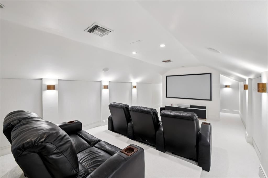 For Sale: $5,695,000 (5 beds, 5 baths, 6730 Square Feet)