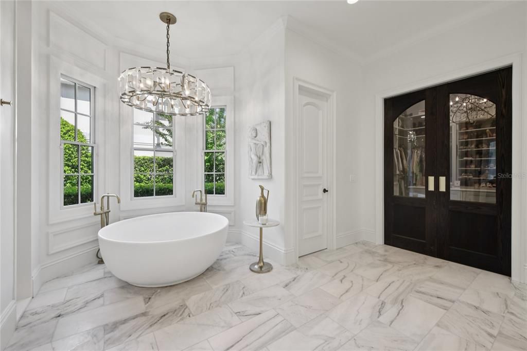 For Sale: $5,695,000 (5 beds, 5 baths, 6730 Square Feet)