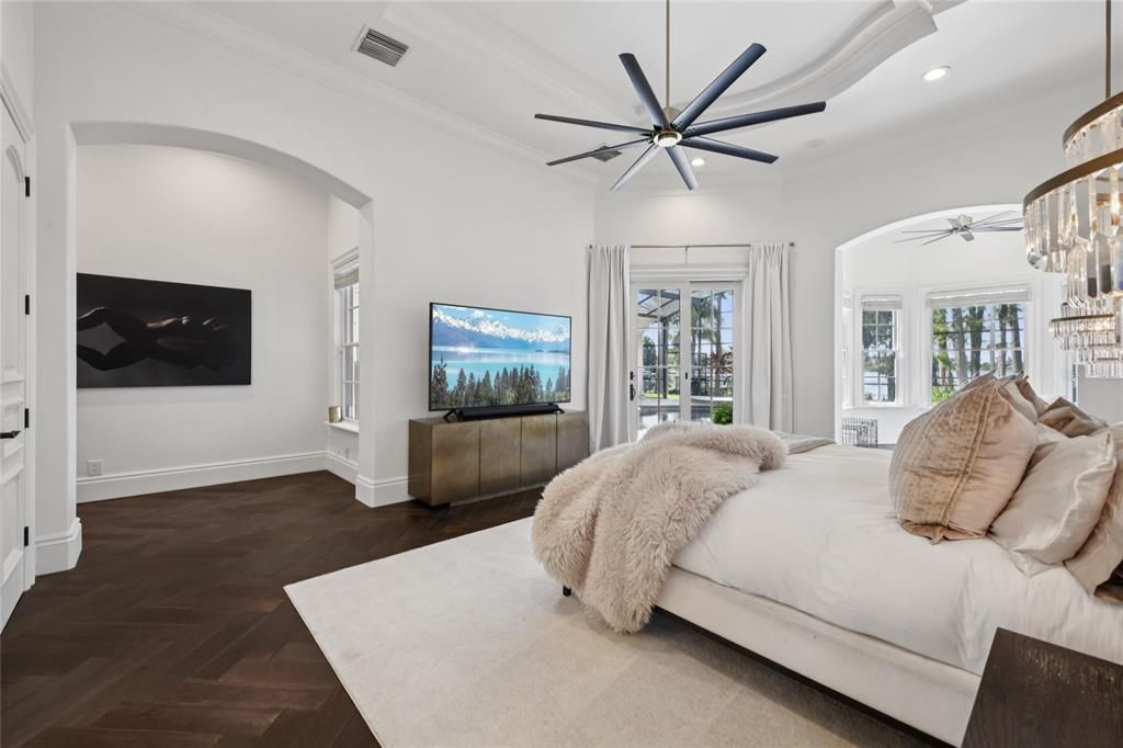 For Sale: $5,695,000 (5 beds, 5 baths, 6730 Square Feet)