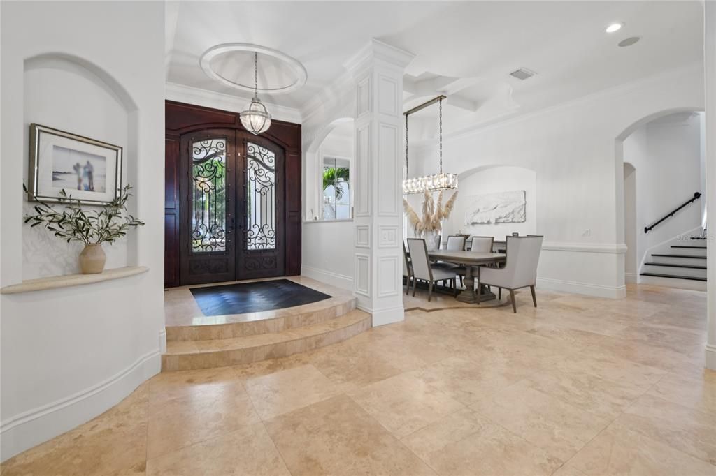 For Sale: $5,695,000 (5 beds, 5 baths, 6730 Square Feet)