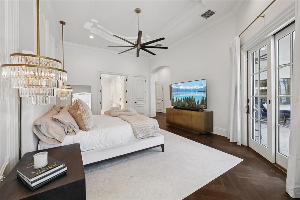 For Sale: $5,695,000 (5 beds, 5 baths, 6730 Square Feet)