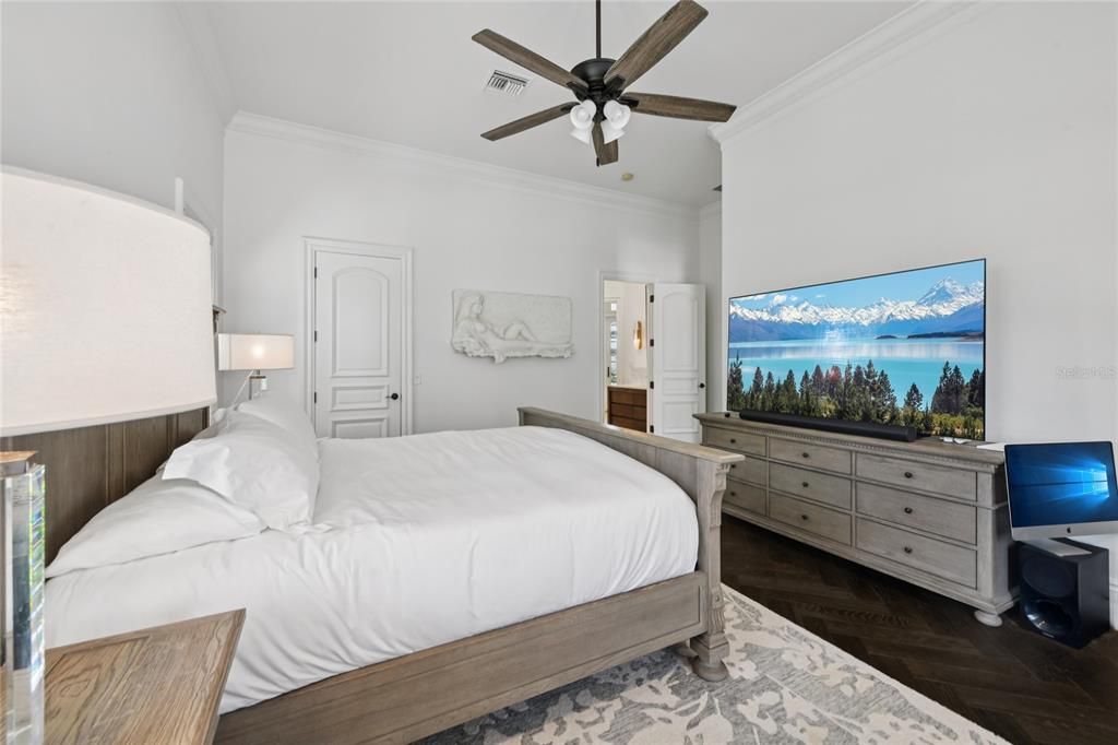 For Sale: $5,695,000 (5 beds, 5 baths, 6730 Square Feet)