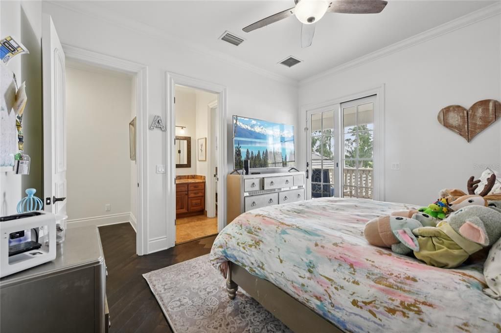 For Sale: $5,695,000 (5 beds, 5 baths, 6730 Square Feet)