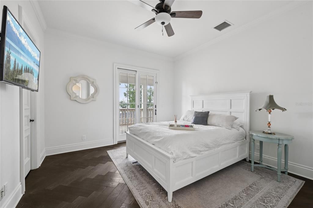 For Sale: $5,695,000 (5 beds, 5 baths, 6730 Square Feet)