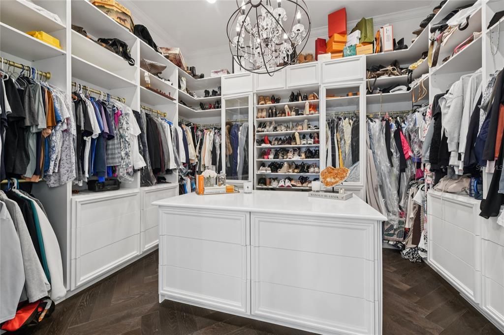 For Sale: $5,695,000 (5 beds, 5 baths, 6730 Square Feet)