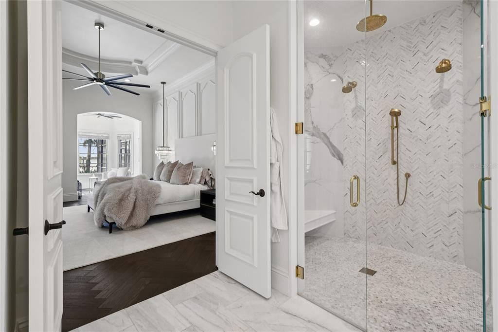 For Sale: $5,695,000 (5 beds, 5 baths, 6730 Square Feet)