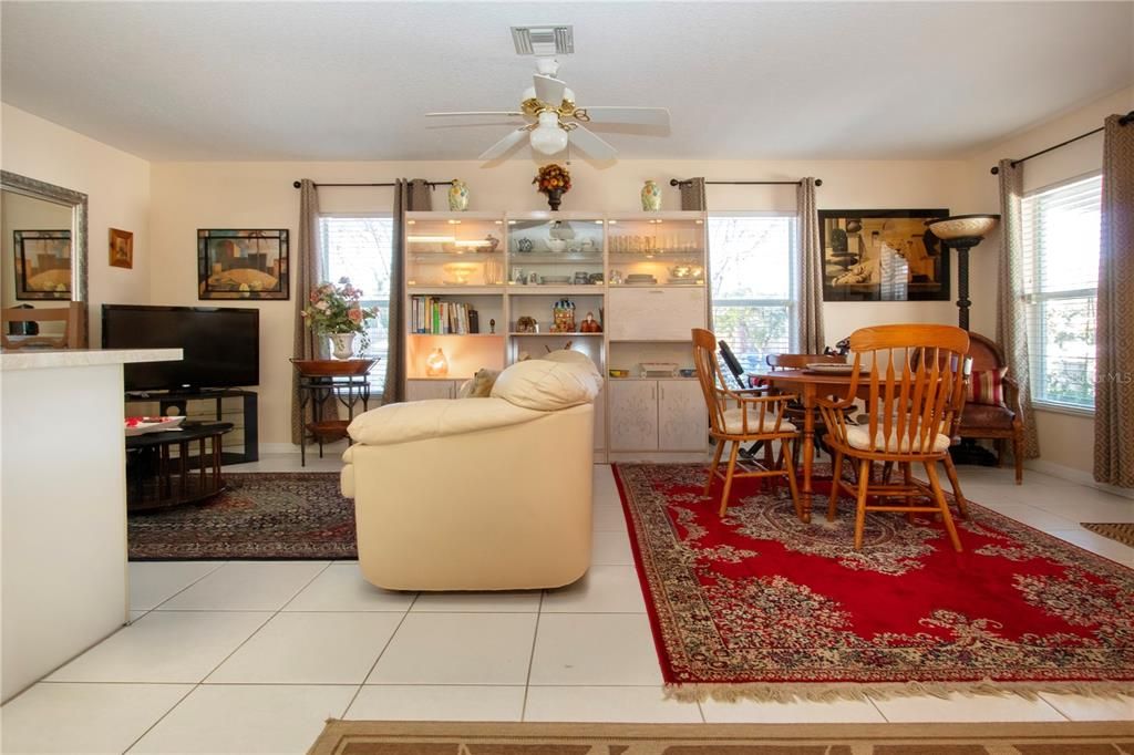 En Venta: $349,900 (0 camas, 0 baños, 1272 Pies cuadrados)