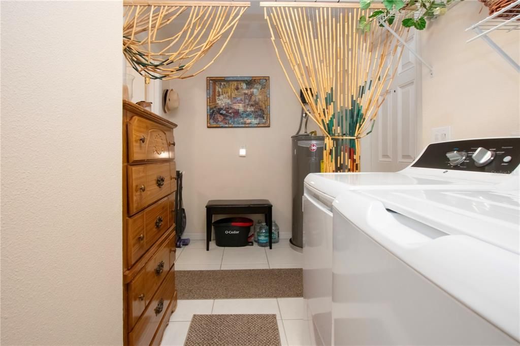 En Venta: $349,900 (0 camas, 0 baños, 1272 Pies cuadrados)