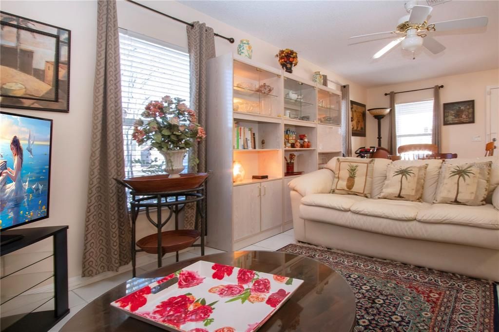 En Venta: $349,900 (0 camas, 0 baños, 1272 Pies cuadrados)