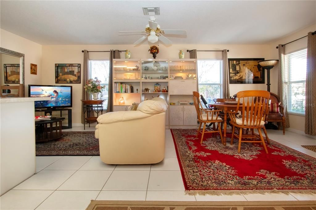 En Venta: $349,900 (0 camas, 0 baños, 1272 Pies cuadrados)