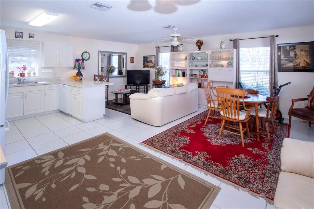 En Venta: $349,900 (0 camas, 0 baños, 1272 Pies cuadrados)