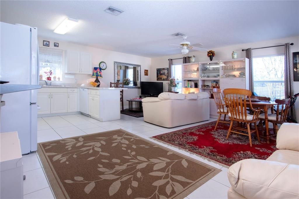 En Venta: $349,900 (0 camas, 0 baños, 1272 Pies cuadrados)