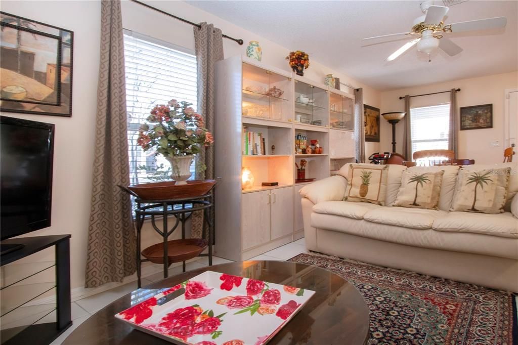 En Venta: $349,900 (0 camas, 0 baños, 1272 Pies cuadrados)