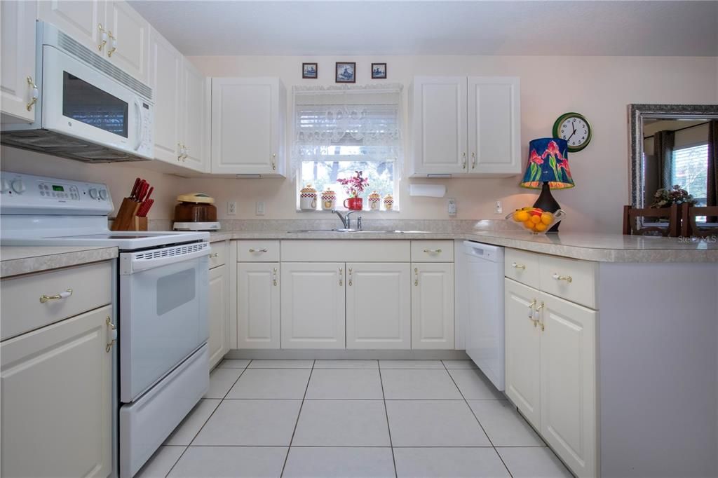 En Venta: $349,900 (0 camas, 0 baños, 1272 Pies cuadrados)