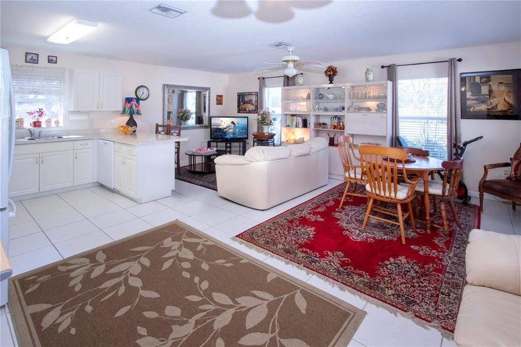 En Venta: $349,900 (0 camas, 0 baños, 1272 Pies cuadrados)