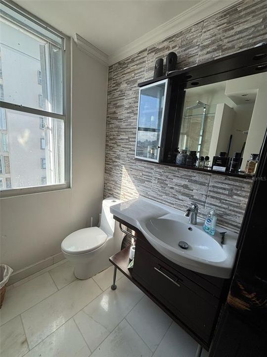 Под контрактом: $420,000 (2 спален, 1 ванн, 900 Квадратных фут)