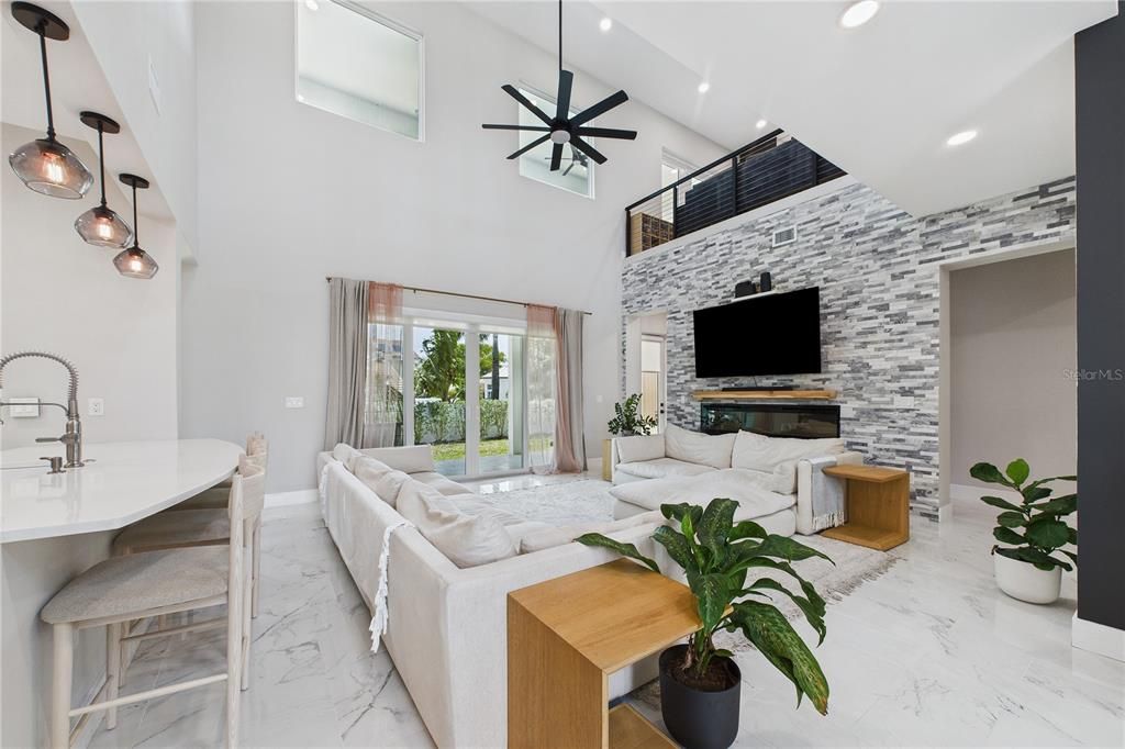 En Venta: $1,500,000 (7 camas, 3 baños, 4593 Pies cuadrados)