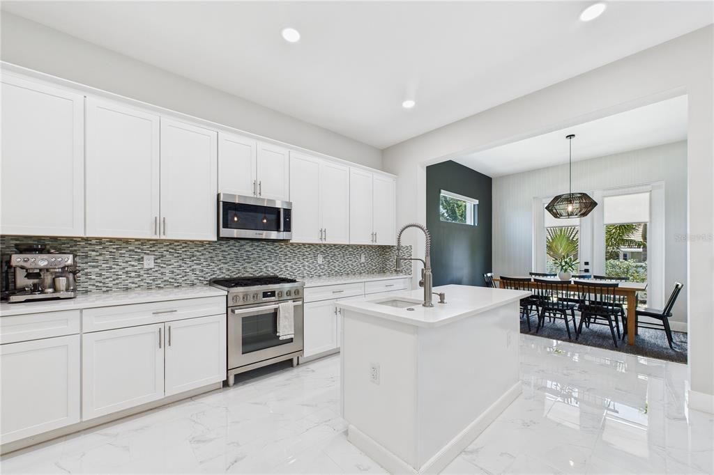 En Venta: $1,500,000 (7 camas, 3 baños, 4593 Pies cuadrados)